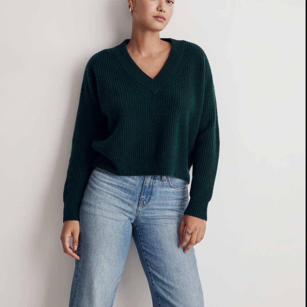 Madewell (Re)sponsible Green Cashmere V-Neck Sweater